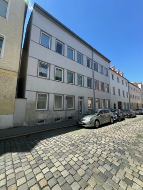 Gepflegte und zentral gelegene 2 ZKB Wohnung zu Verkaufen, 86152 Augsburg, Dachgeschosswohnung